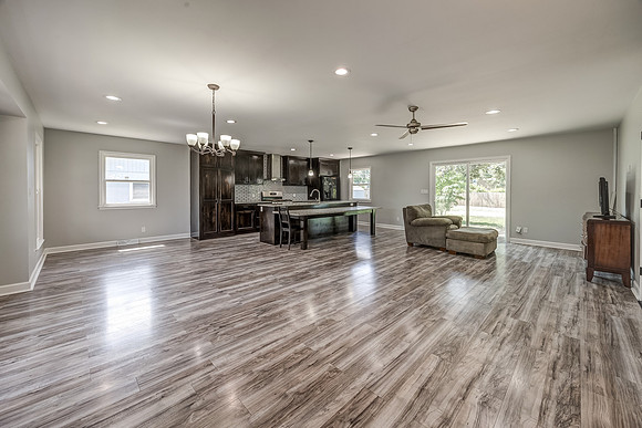 5624LocustAve-8