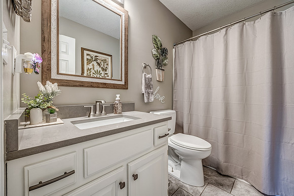 803SWRockhillDr-26