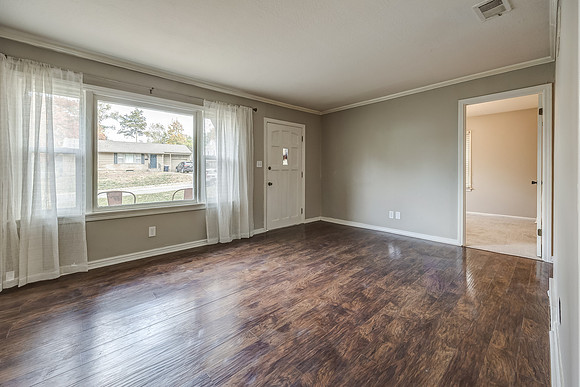 8318Douglas-16