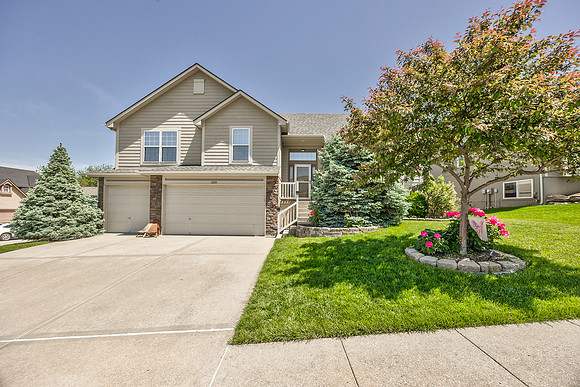 12201EwingAve-1