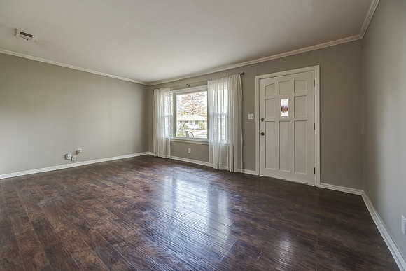 8318Douglas-19