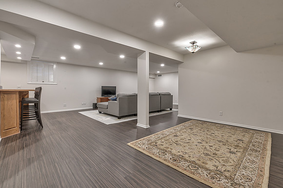 13115LarsenSt-31