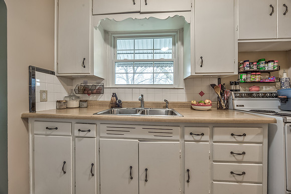 6810HawthorneAve-18