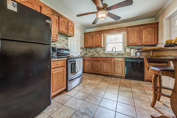2419HarvardAve-5