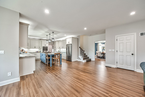 700WhiteOakLn-25