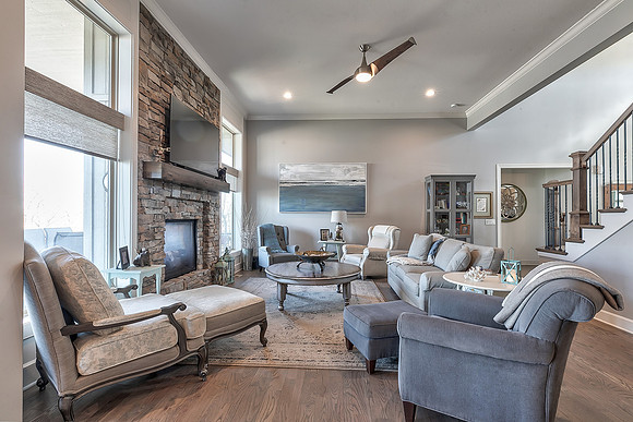 6801MillbrookSt-23