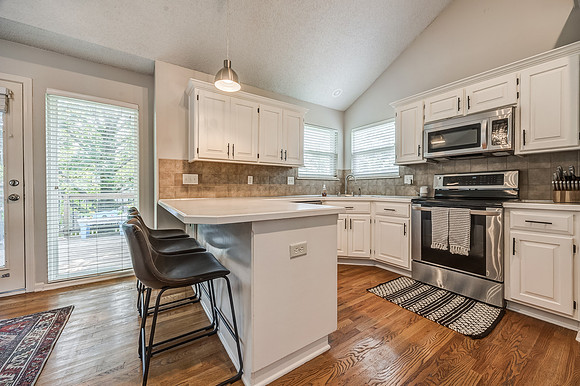 520CedarFallsCT-10