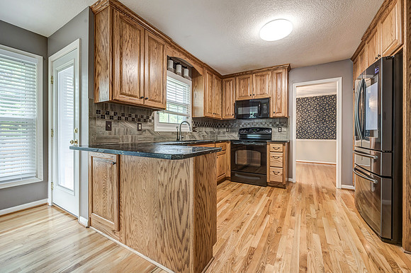 325MeadowLN-12