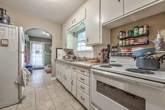 6810HawthorneAve-17