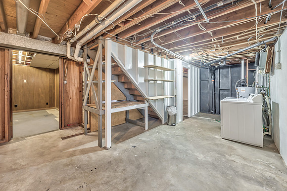 9010WesternHillsDr-26