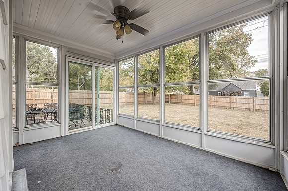 5617RoeBlvd-16