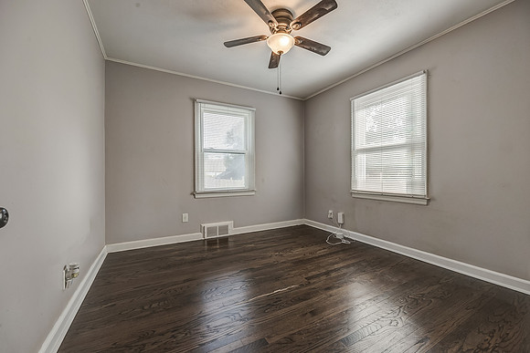 5617RoeBlvd-12