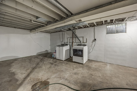 5624LocustAve-27