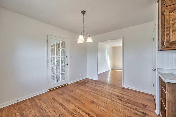 9010WesternHillsDr-17