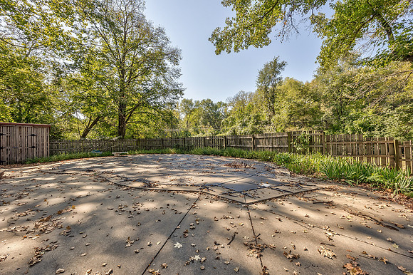 8608MeadowLn-35