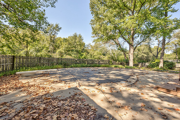 8608MeadowLn-38
