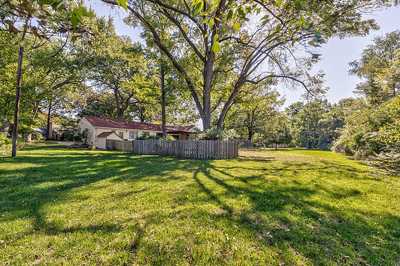 8608MeadowLn-43