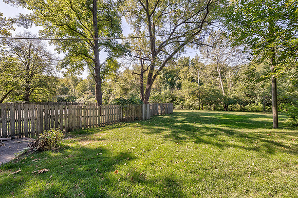 8608MeadowLn-42