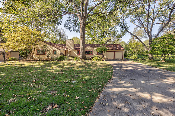 8608MeadowLn-46