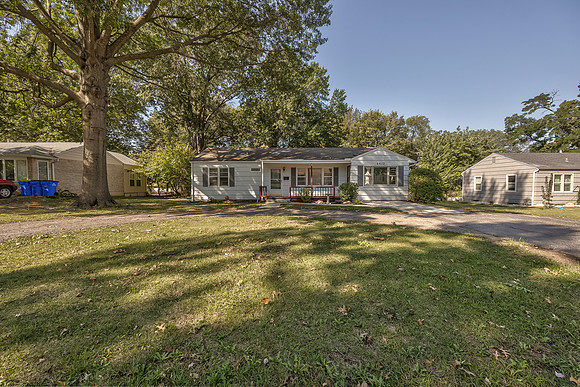 6612MelroseLn-1
