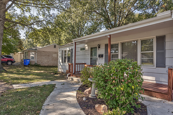 6612MelroseLn-12