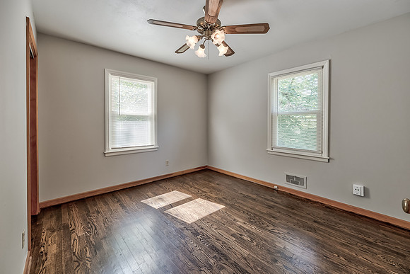 6612MelroseLn-28