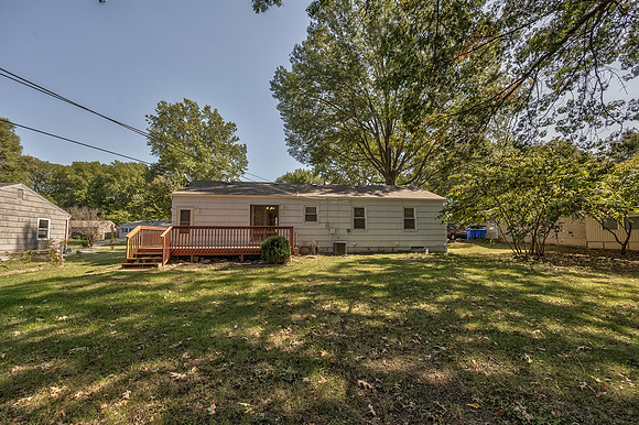 6612MelroseLn-44