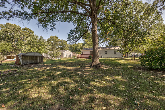 6612MelroseLn-45