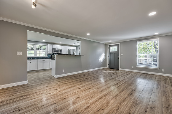 8220GrandAve-10