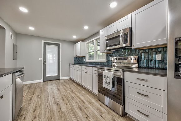 8220GrandAve-17
