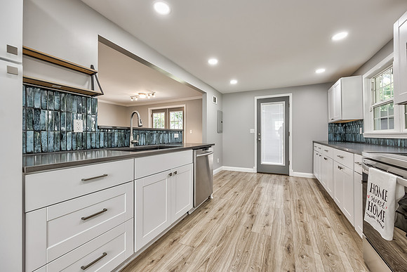 8220GrandAve-18