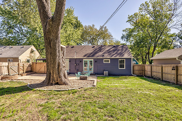 8220GrandAve-27