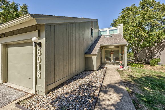 8016ColonyLn-2