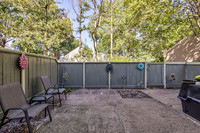 8016ColonyLn-14