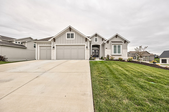 7616NDonnellyAve-1