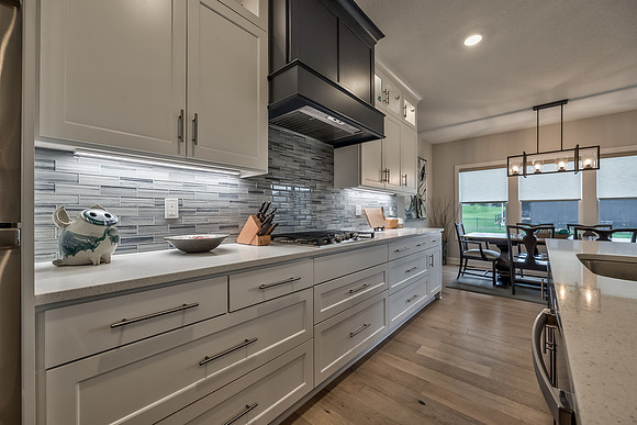 7616NDonnellyAve-15