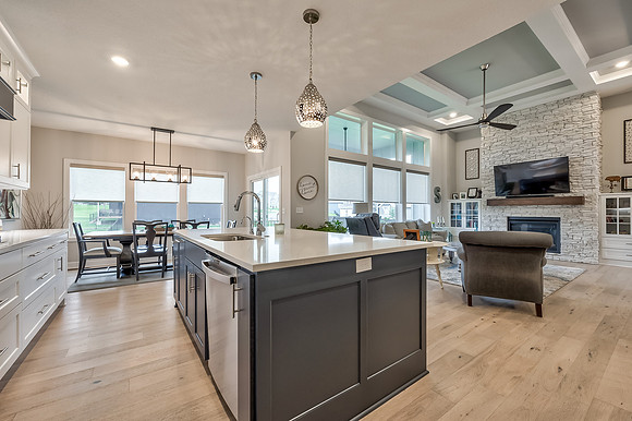 7616NDonnellyAve-14