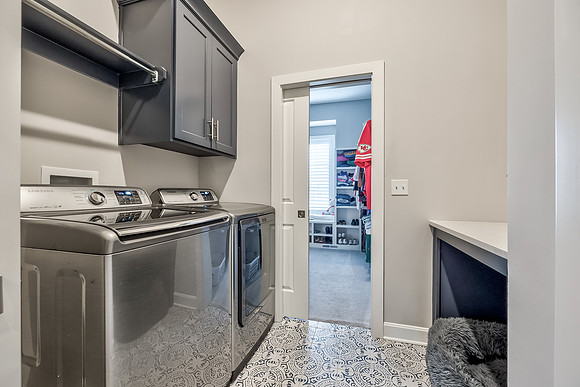7616NDonnellyAve-28