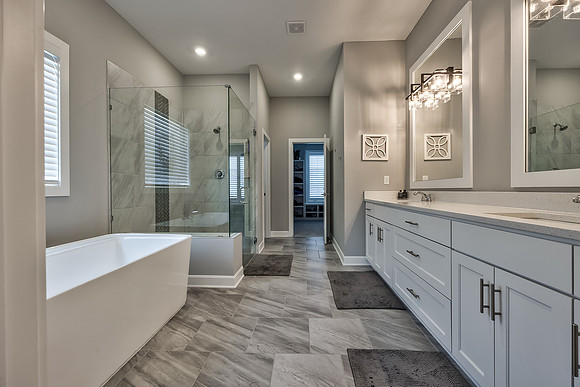 7616NDonnellyAve-24