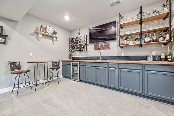 7616NDonnellyAve-31