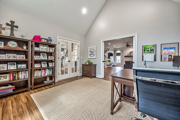 700WhiteOakLn-12