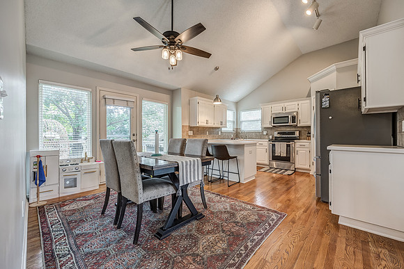 520CedarFallsCT-7
