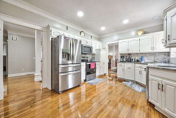 6901NBellfontaineAve-8