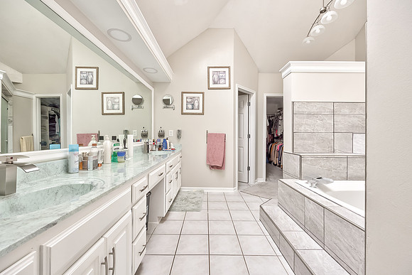 6901NBellfontaineAve-21