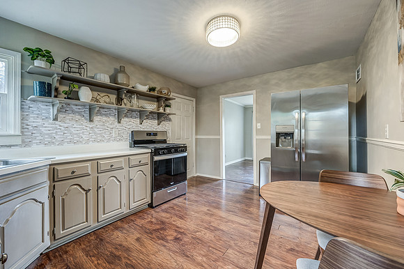 8318Douglas-13