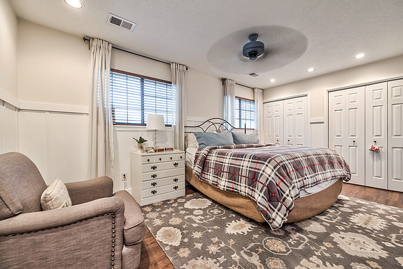 243NEEdgewaterDr-5