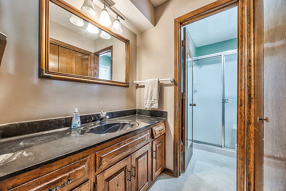 5607WestgateST-21