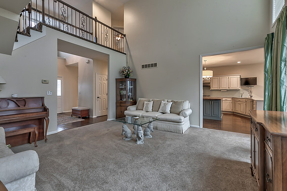 13115LarsenSt-21