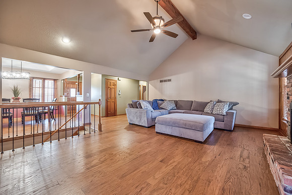 3836NEEllisonDr-13