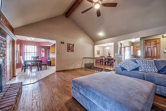 3836NEEllisonDr-15